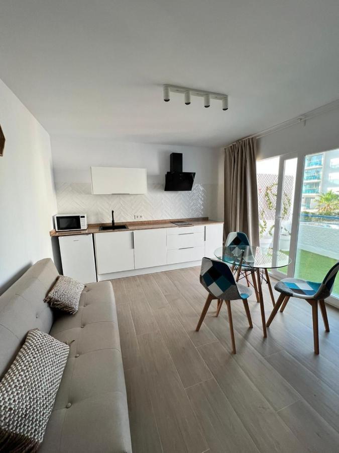 Apartamentos Buganvilla 로쿠타스드마르 외부 사진